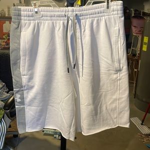 Men’s size L cotton shorts no stains like new
